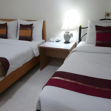 Central Place Hotel Rayong Exteriör bild