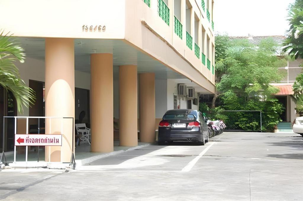 Central Place Hotel Rayong Exteriör bild
