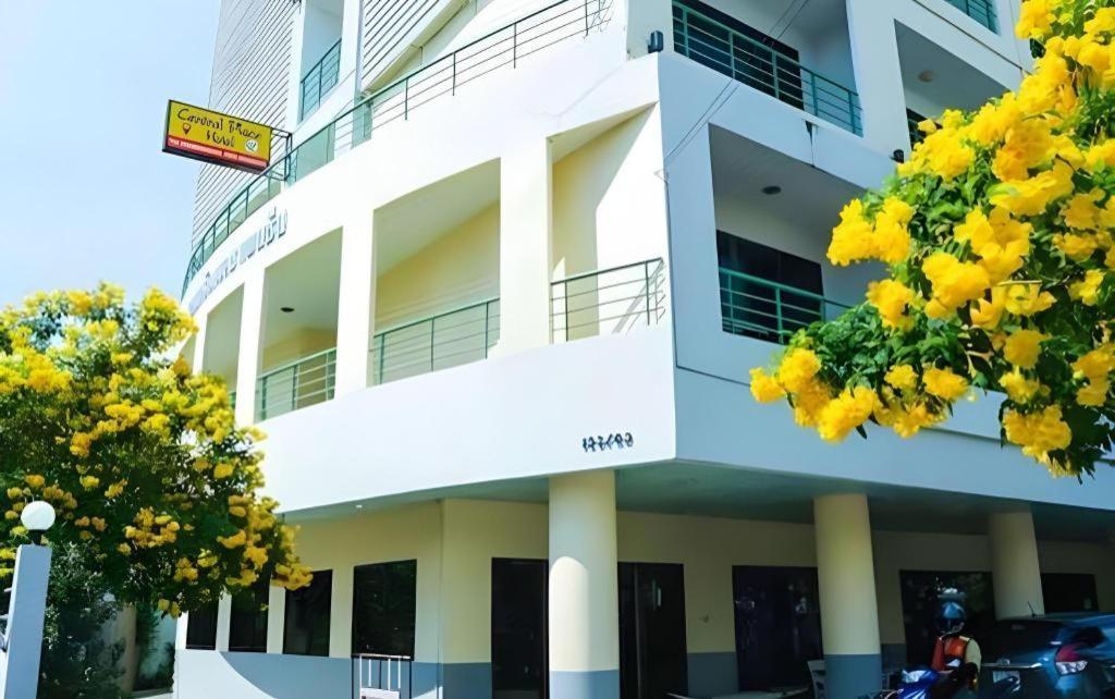 Central Place Hotel Rayong Exteriör bild