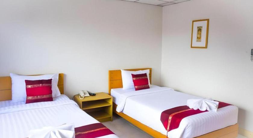 Central Place Hotel Rayong Exteriör bild