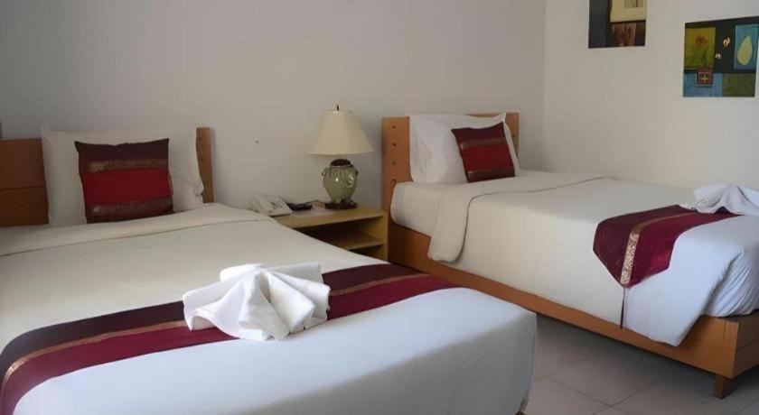 Central Place Hotel Rayong Exteriör bild