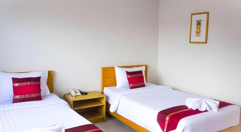 Central Place Hotel Rayong Exteriör bild