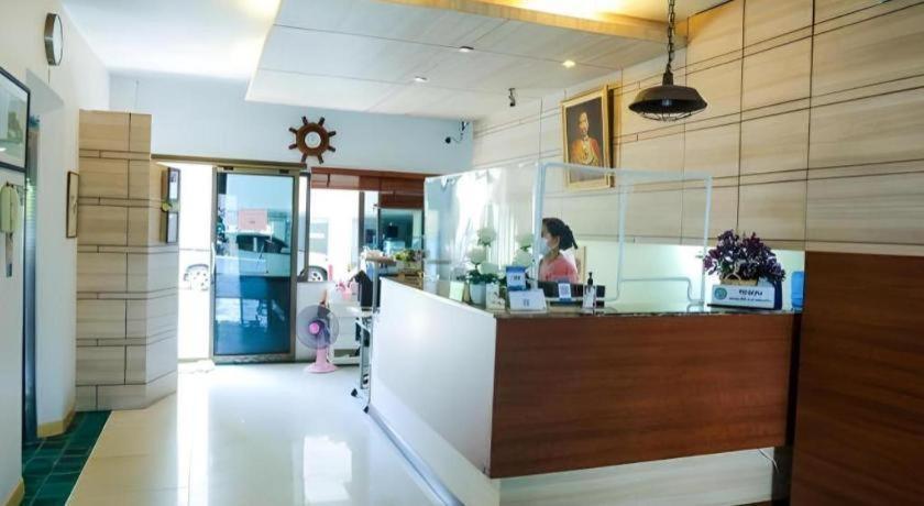 Central Place Hotel Rayong Exteriör bild