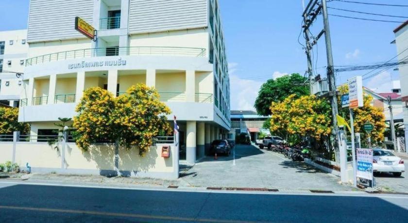 Central Place Hotel Rayong Exteriör bild