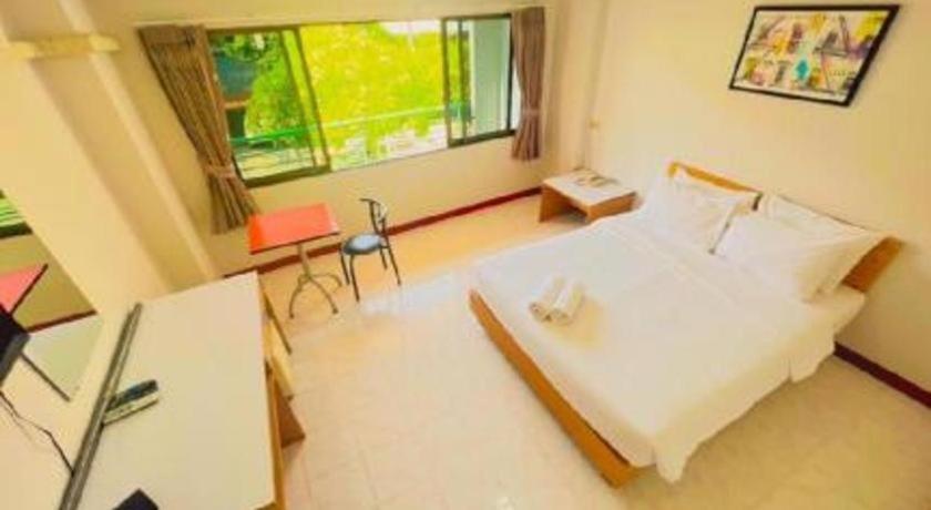 Central Place Hotel Rayong Exteriör bild