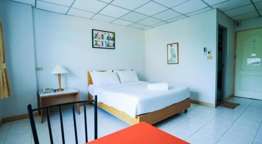 Central Place Hotel Rayong Exteriör bild