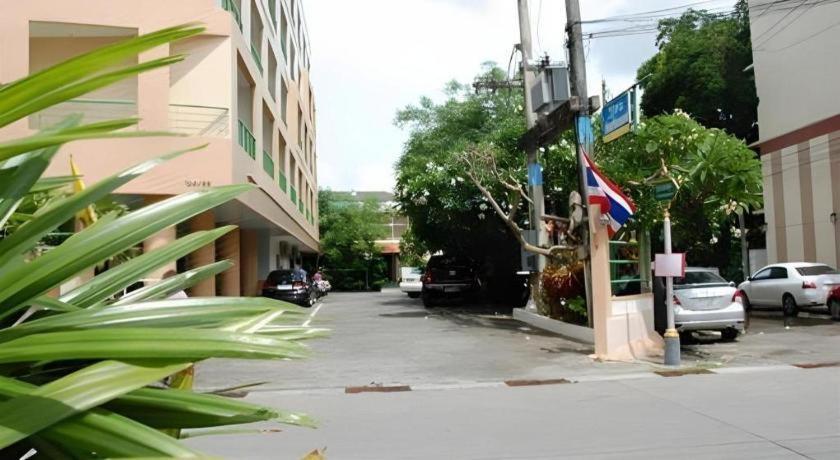 Central Place Hotel Rayong Exteriör bild