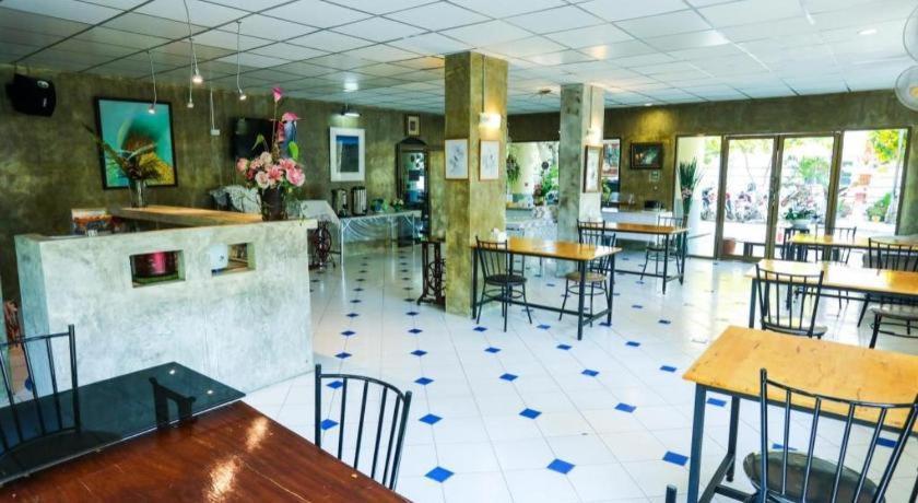 Central Place Hotel Rayong Exteriör bild