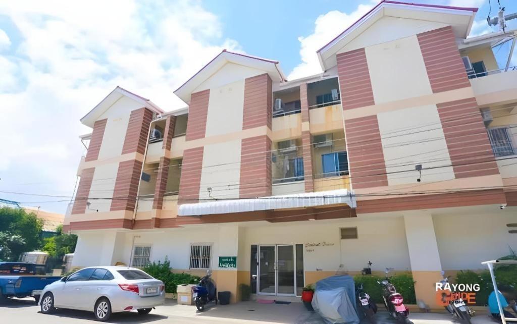 Central Place Hotel Rayong Exteriör bild